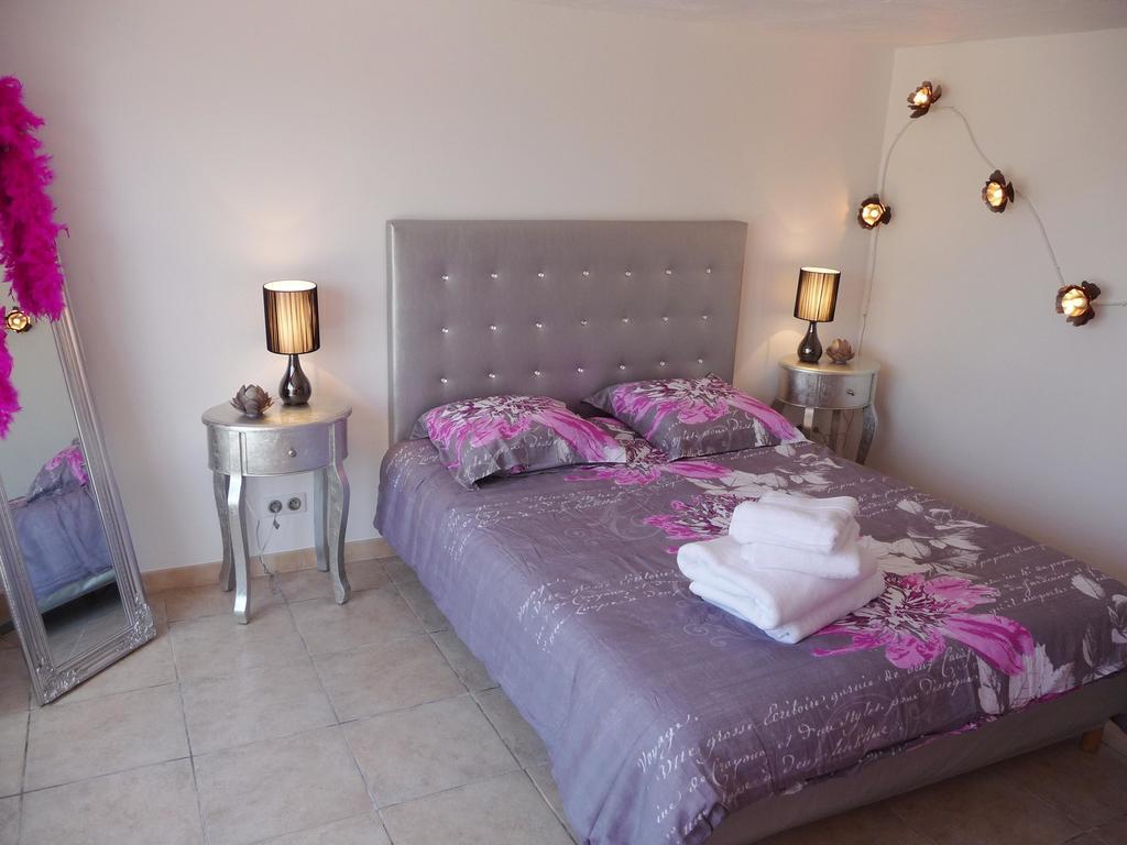 Bed and Breakfast La Bastide Des Selves Draguignan Zimmer foto